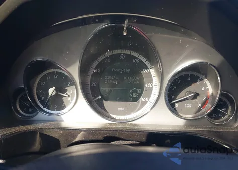 2011 Mercedes-Benz E 350 z USA, uszkodzony, nr VIN WDDHF5GB4BA263522